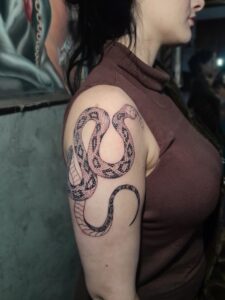 tatuagem animal cobra braço